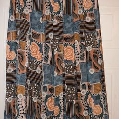Perfect for Summer. stunning floral midi skirt
