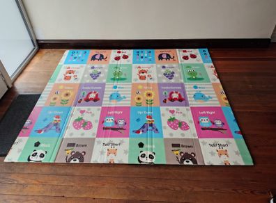 Extra large foam playmat (foldable)