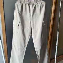 PrettyLittleThing Beige Trousers with Pockets Size 8