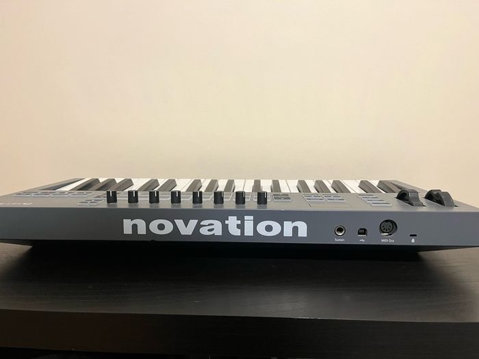 Novation FLKey 37 MK1 - MIDI Keyboard