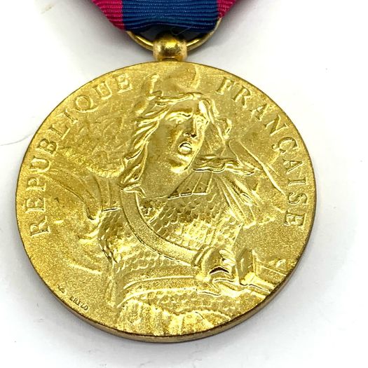 Vintage Bronze Artillery French National Defence Medal