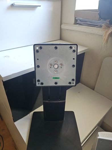 Monitor arm