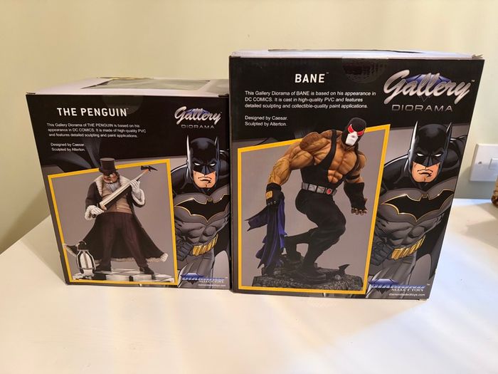 DC Comics Diamond Select PVC gallery Bane and Penguin statues