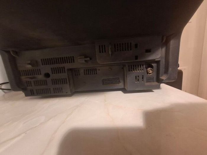 Sanyo 21" Crt Tv