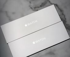 Apple Watch Series 11 (46mm, GPS + Cellular, Space Grey)