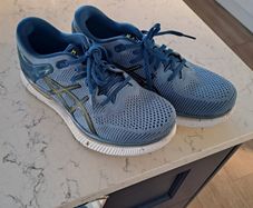 Asics Metaride Size 8.5 Womens