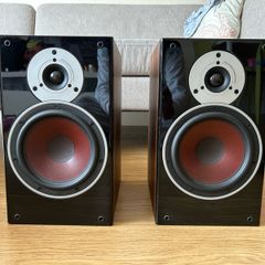 Dali Zensor 3 Hi-Fi Bookshelf Speakers - Light Walnut
