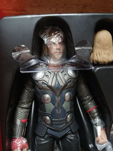 Hot toys Thor mms146 figure