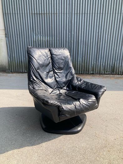 Mid Century Swivel Lounge Chair - Warehouse and Showroom Open Saturday  15th August 12 till 4pm 12 till 4pm Eircode R95T227