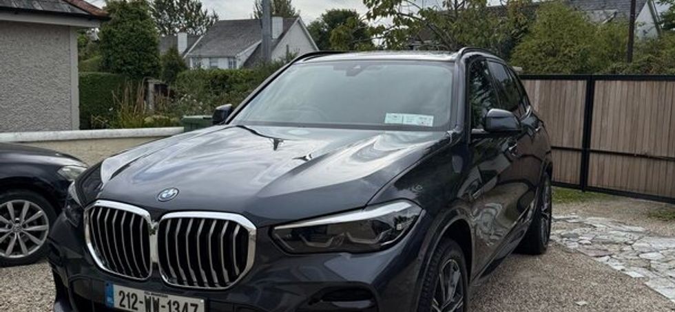 X5 45e, Towbar, Heads up display, Gesture control