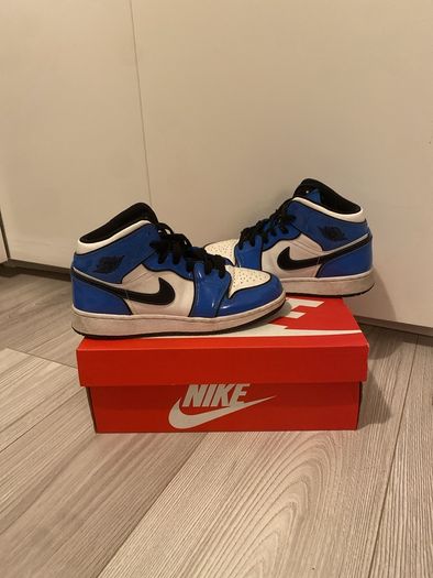 Jordans Signals Blue