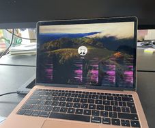 MacBook Air  Retina 13" 2018 16GB RAM 512GB SSD  - Screen require replace