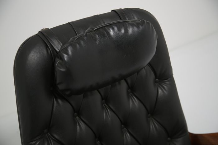 Mid-Century Sculpted Walnut Mr. Chair Lounge Chair by George Mulhauser for Plycraft, 1960s