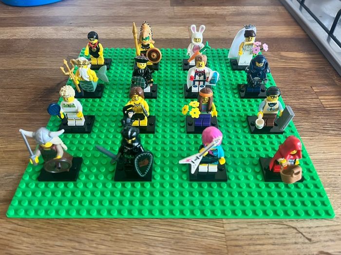 Premium LEGO Collectible Minifigure Master Collection (Series 1-11 + Team GB Olympics)