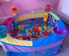 Baby ball pit