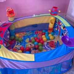 Baby ball pit