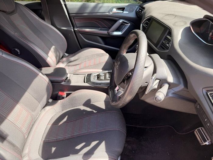 Peugeot 308 Automatic with manual shift mode