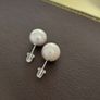 Salt water natural pearl stud earrings Image 3