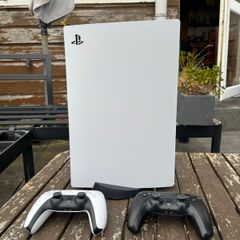 Sony PlayStation 5 Disc Edition + 2 DualSense Controllers