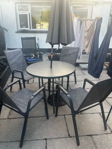 Outdoor Table and chairs