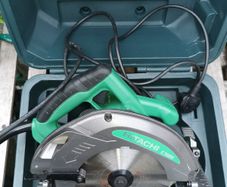 Hitachi circular saw like new