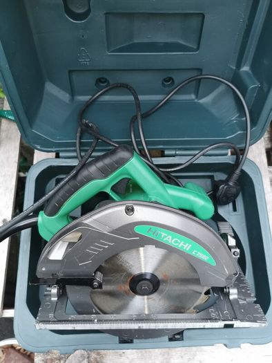 Hitachi circular saw like new
