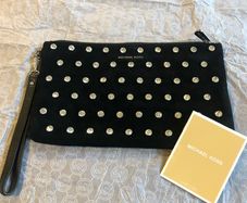 Micheal Kors Wristlet clutch