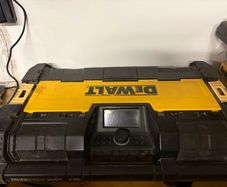 dewalt radio