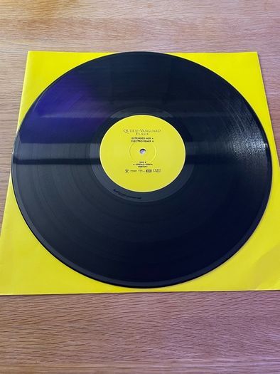 Queen + Vanguard - Flash - 12" Vinyl Single - 2003 Nebula / Frisbee / Virgin / EMI Records