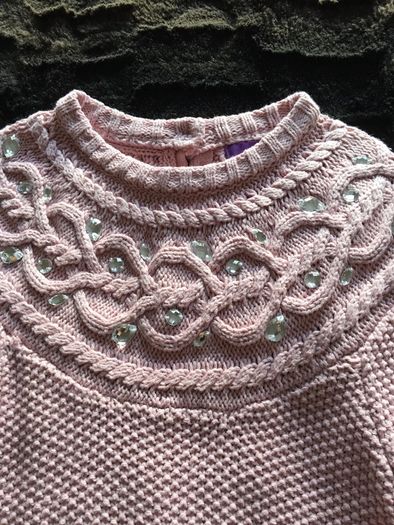 Girls Knitted Dress BNWT Age 3-4 with fab gem details