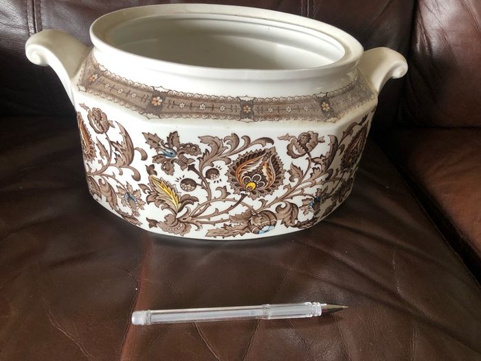Price drop!!! Vintage Jacobean ironstone ridgeway Staffordshire tureen