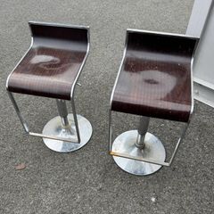 2 x high stools