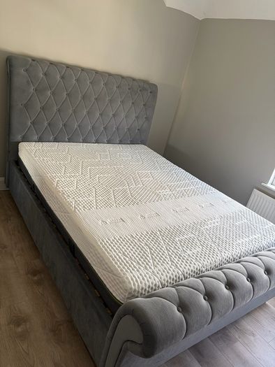 Grey King bed including Emma mattress