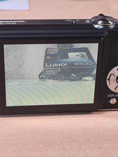 PANASONIC LUMIX FX35 digital camera 10.1MP megapixels boxed with battery charger memory card and case