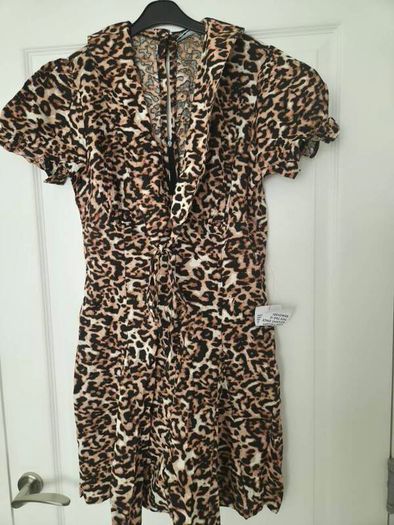 New Puff sleeve Playsuit In Leopard Print