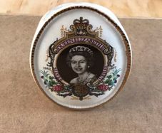 Vintage Szeiler Queens Silver Jubilee Posy Vase