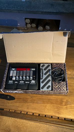 Black Friday price drop.Digitech RP-355 Multi-Effect Guitar Processor Pedal