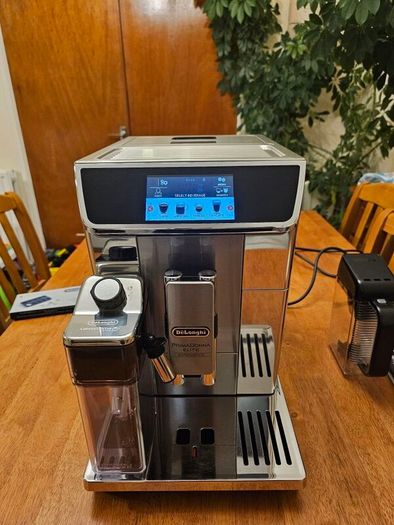 De'Longhi Primadonna Elite Experience Premium Coffee Machine