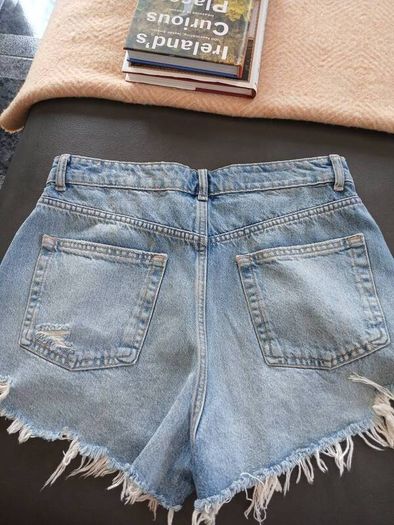 Zara denim shorts pristine condition