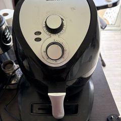 3 items -air fryer, coffe machine and toster