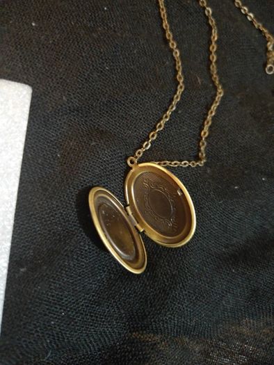 picture frame pendant