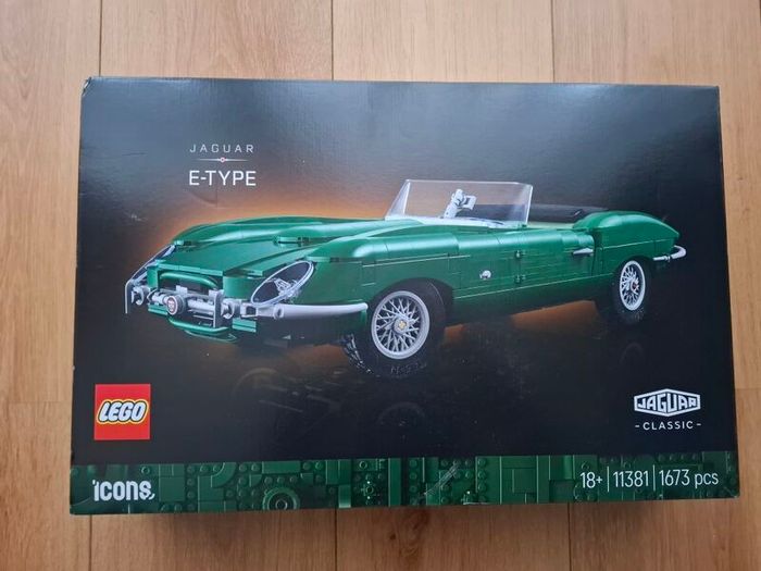 LEGO Icons 11381 Jaguar E-Type Classic Sports Car