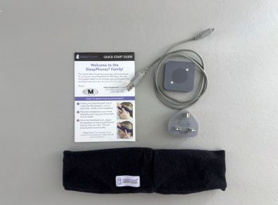 SleepPhones Effortless - Midnight Black (Fleece Fabric) / Medium + UK USB Wall Plug