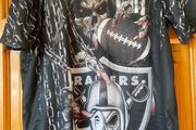Raiders and Skulls Tshirt - Brand new - Size Large