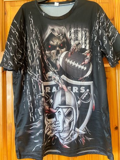 Raiders and Skulls Tshirt - Brand new - Size Large