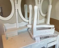 Vanity table
