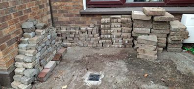 Mixed cobbles and edging