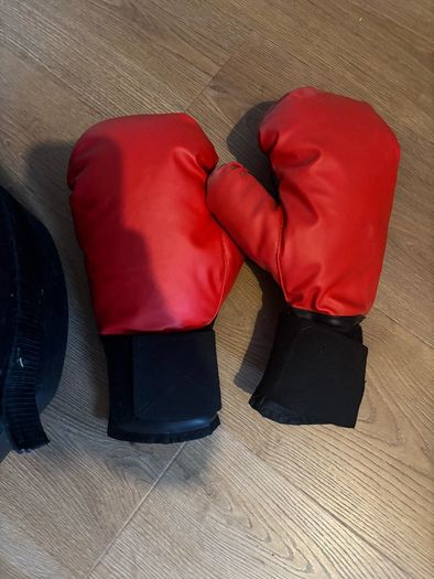 Smyths boxing bag stand and gloves