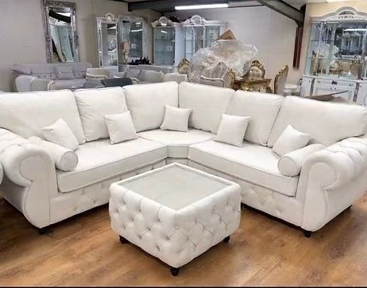 Royale Rio Chesterfield Fullback Sofa + Matching Coffee Table