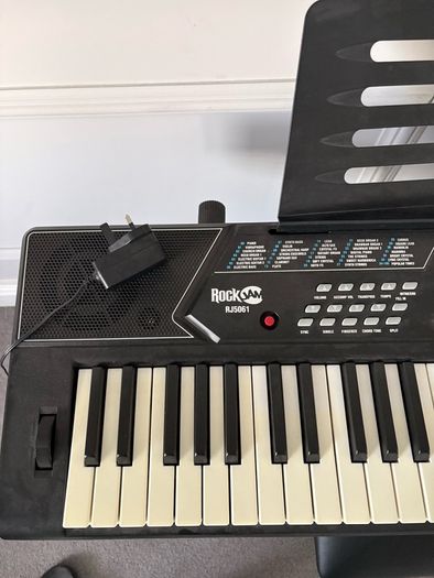 Keyboard/beginners piano